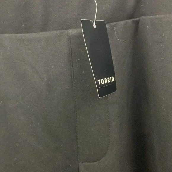 Torrid Plus Size Pants Size 4X, 4R, 4 26 Black NWT Women’s - Picture 6 of 12